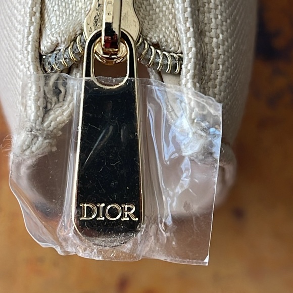Dior Beauty 3/4 Zipper Beige Recycled Polyester (feels like cotton)Bag Makeup - Picture 4 of 10